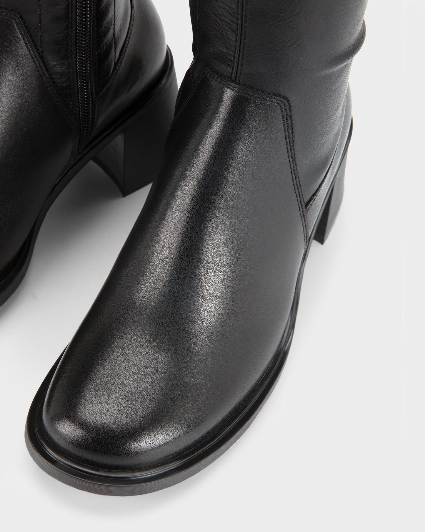 Vagabond Vega boots